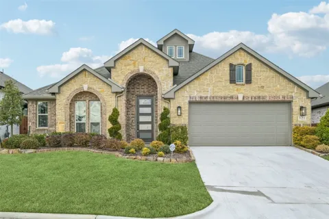 121 Emperor Oak Court