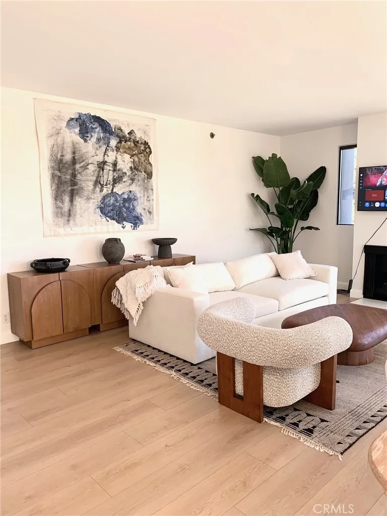 222 Monterey Road #104 Glendale, CA 91206
