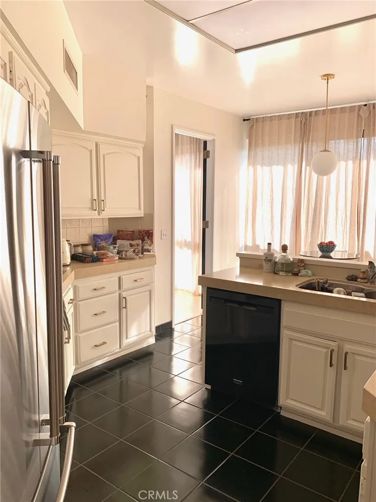 222 Monterey Road #104 Glendale, CA 91206