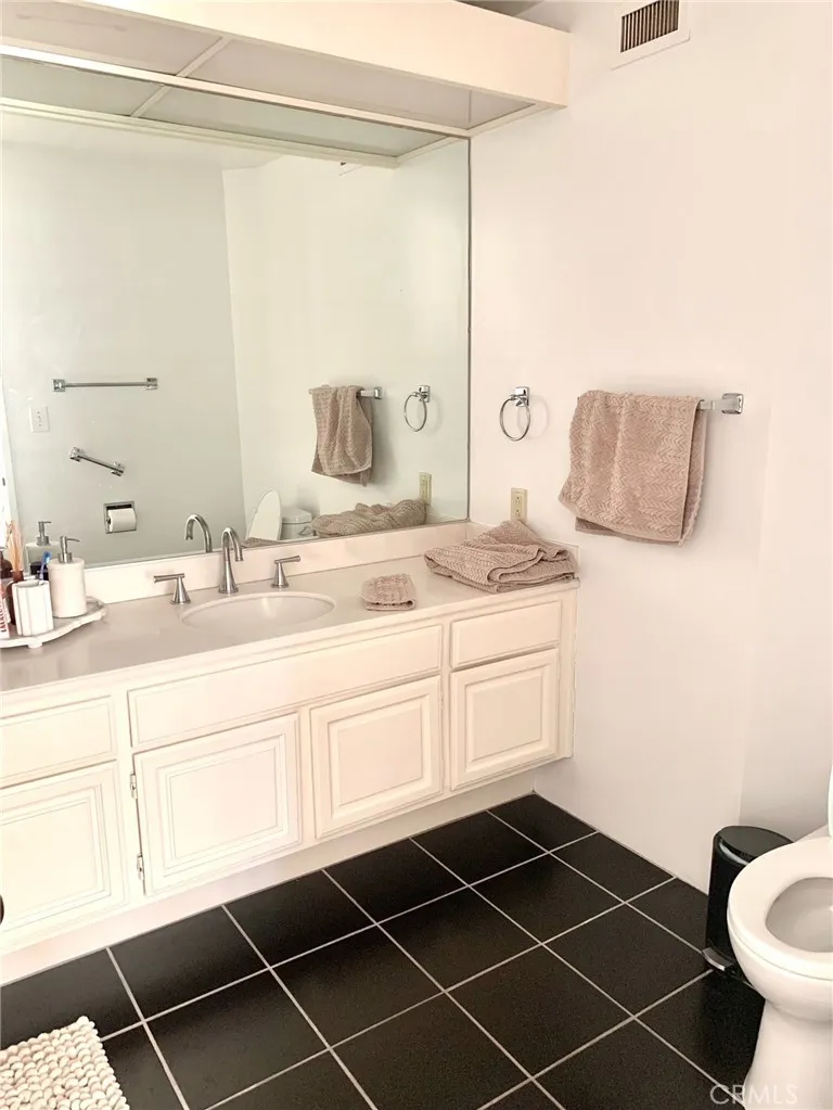 222 Monterey Road #104 Glendale, CA 91206
