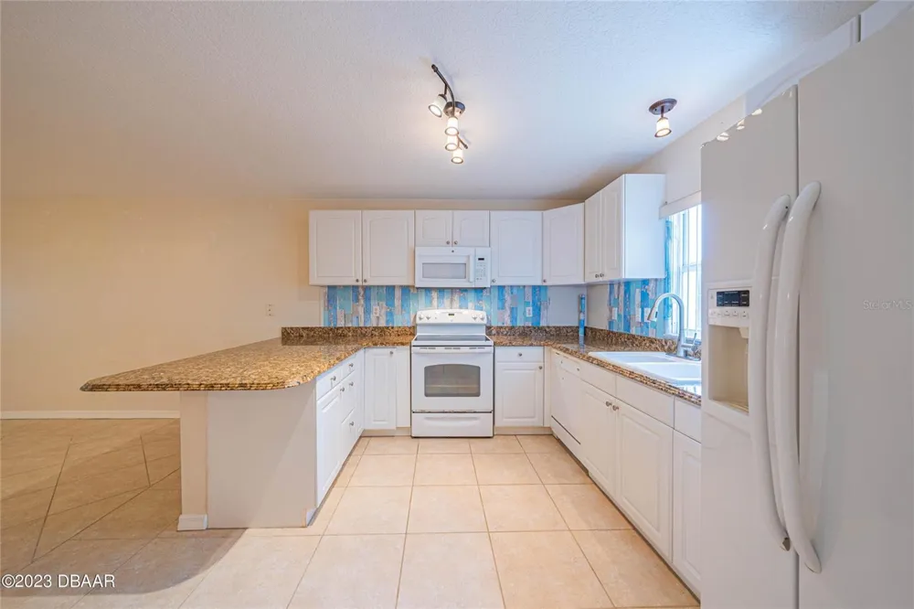 3733 CARDINAL BOULEVARD #2 Daytona Beach, FL 32118