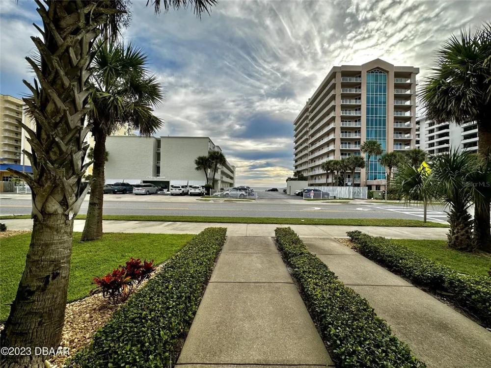 3733 CARDINAL BOULEVARD #2 Daytona Beach, FL 32118