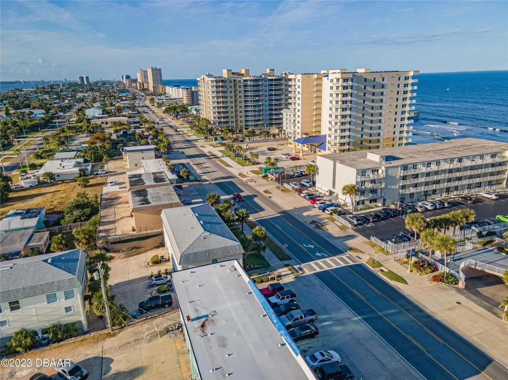 3733 CARDINAL BOULEVARD #2 Daytona Beach, FL 32118