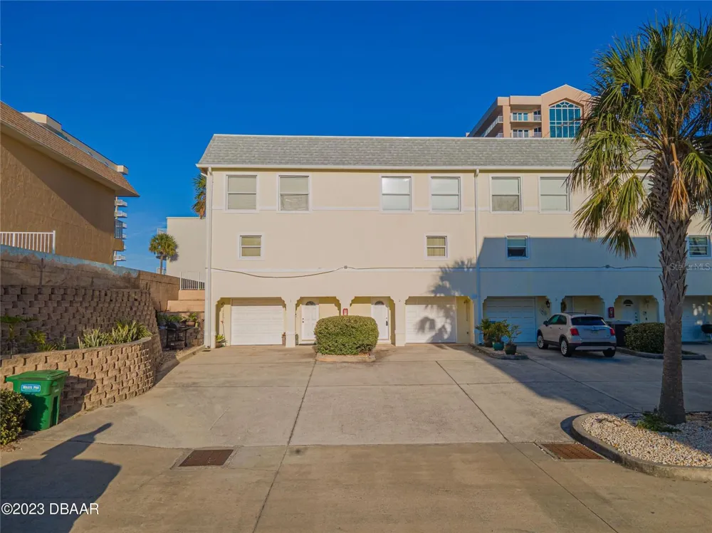 3733 CARDINAL BOULEVARD #2 Daytona Beach, FL 32118