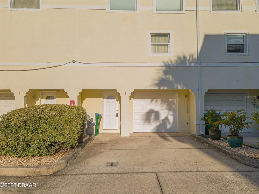 3733 CARDINAL BOULEVARD #2 Daytona Beach, FL 32118