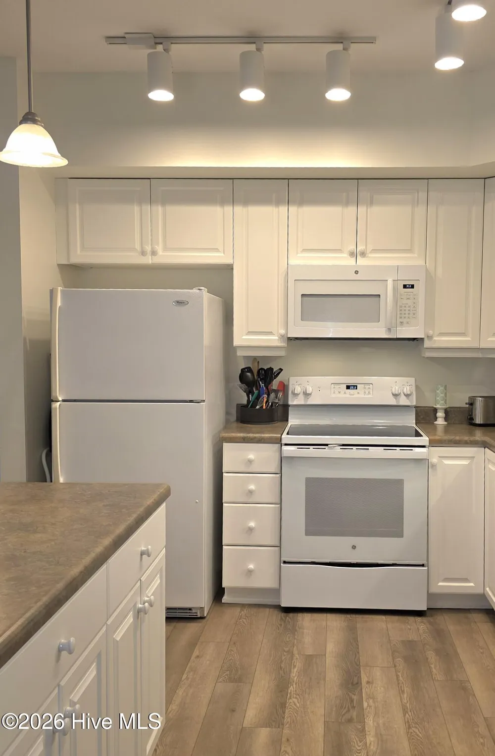100 Lighthouse Lane #D3 Cedar Point, NC 28584
