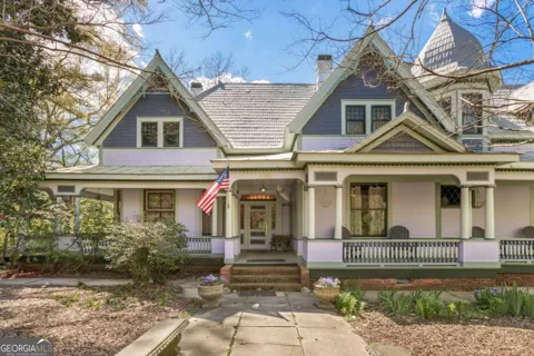 229 Woodlawn DR