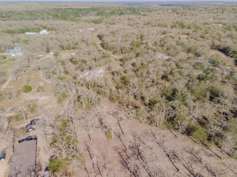 211 Forest Oak Drive Somerville, TX 77879