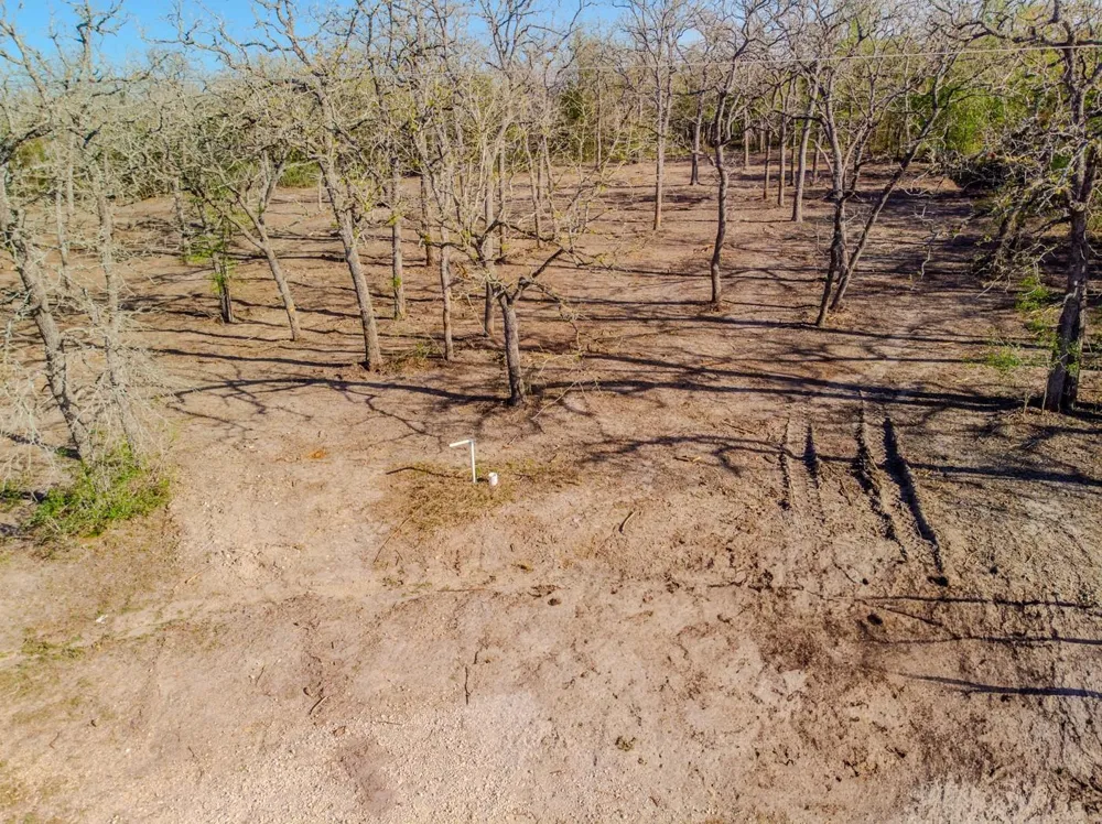 211 Forest Oak Drive Somerville, TX 77879