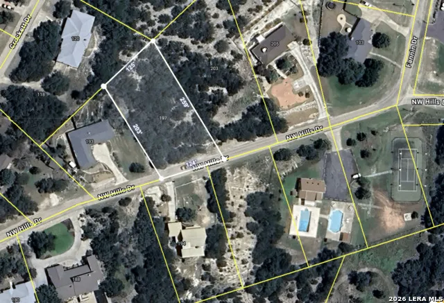 197 NW Hills Dr Kerrville, TX 78028