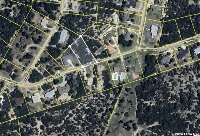 197 NW Hills Dr Kerrville, TX 78028