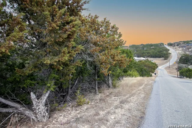197 NW Hills Dr Kerrville, TX 78028