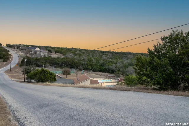 197 NW Hills Dr Kerrville, TX 78028