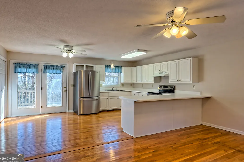 170 White ST Dillard, GA 30537