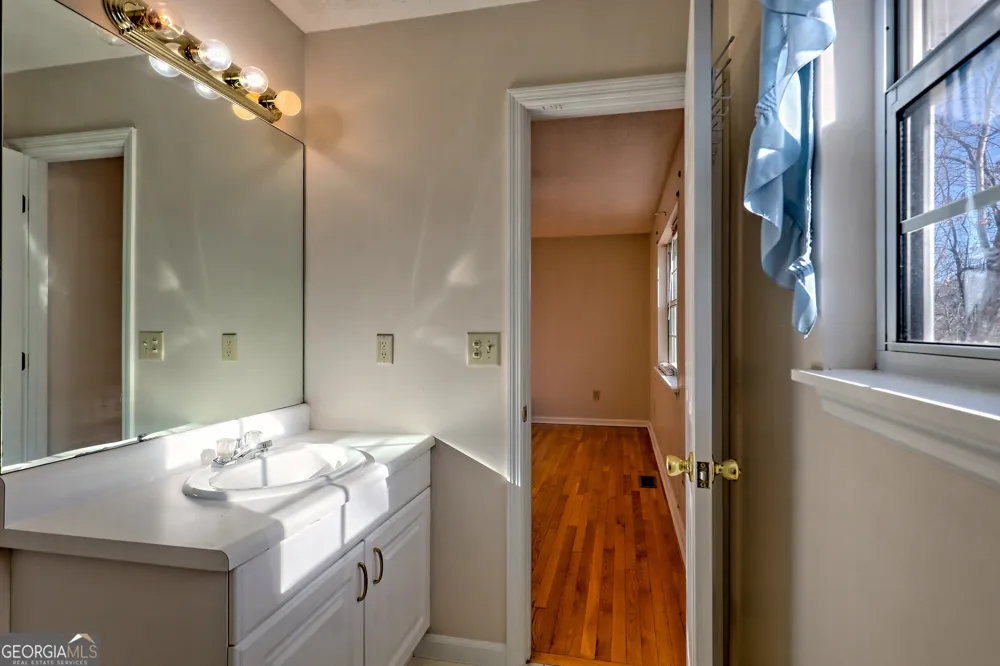 170 White ST Dillard, GA 30537