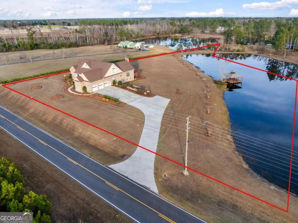 42 Claxton RD Hazlehurst, GA 31539