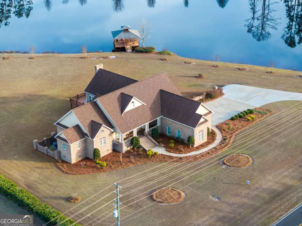 42 Claxton RD Hazlehurst, GA 31539