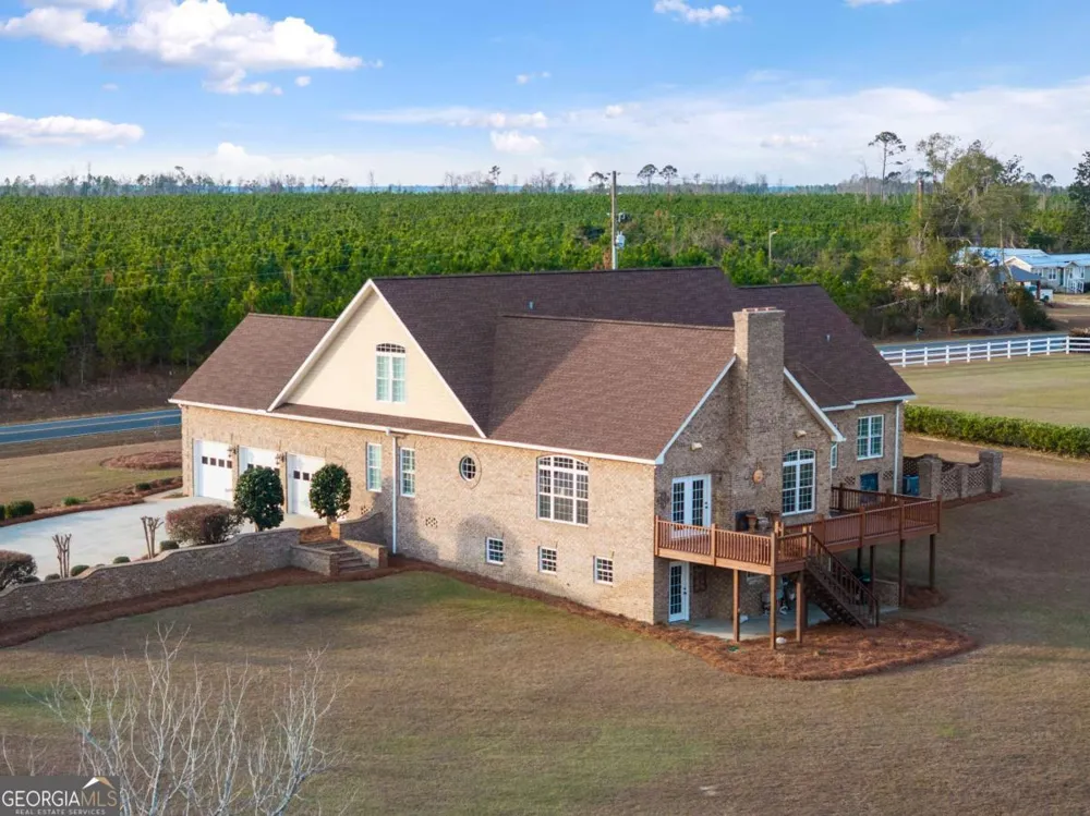 42 Claxton RD Hazlehurst, GA 31539