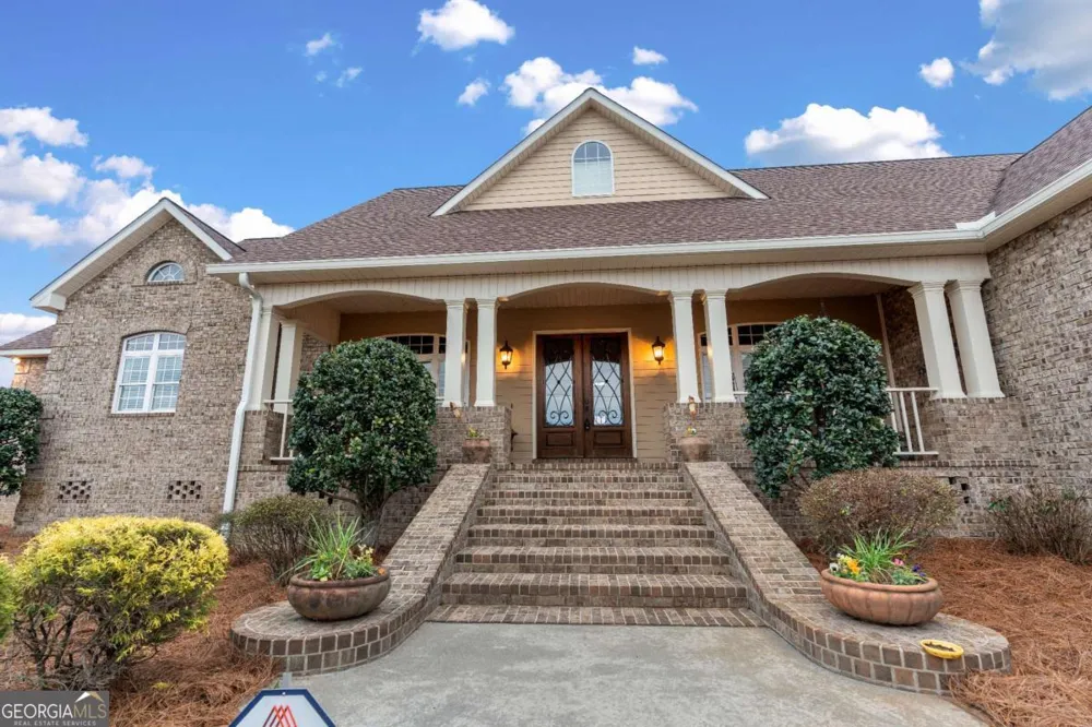 42 Claxton RD Hazlehurst, GA 31539