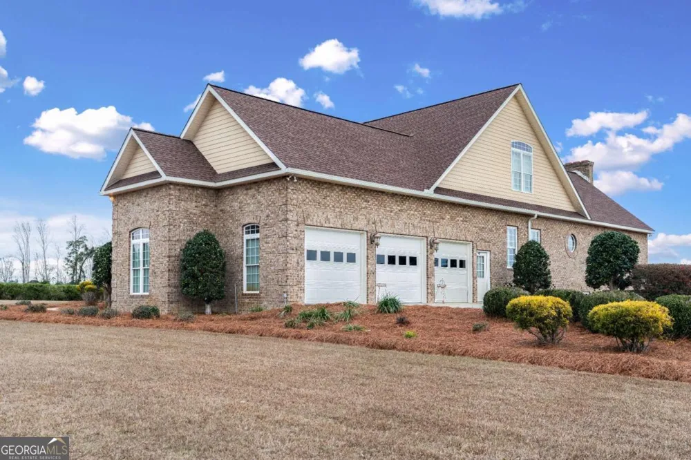 42 Claxton RD Hazlehurst, GA 31539