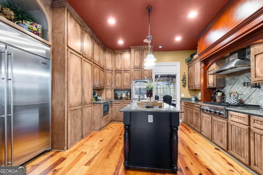 42 Claxton RD Hazlehurst, GA 31539