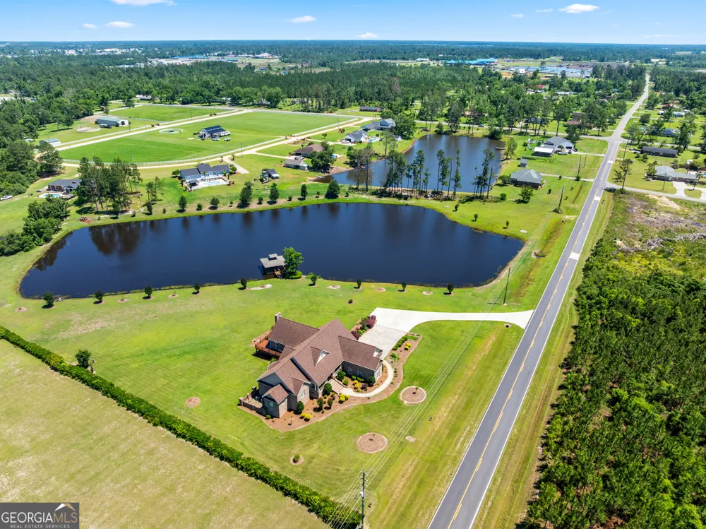 42 Claxton RD Hazlehurst, GA 31539