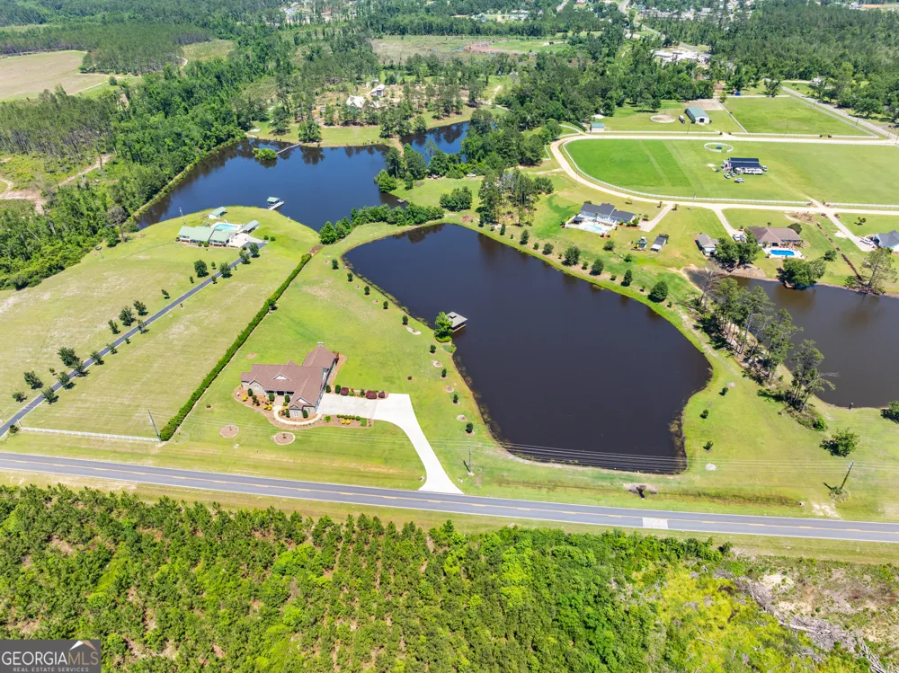42 Claxton RD Hazlehurst, GA 31539