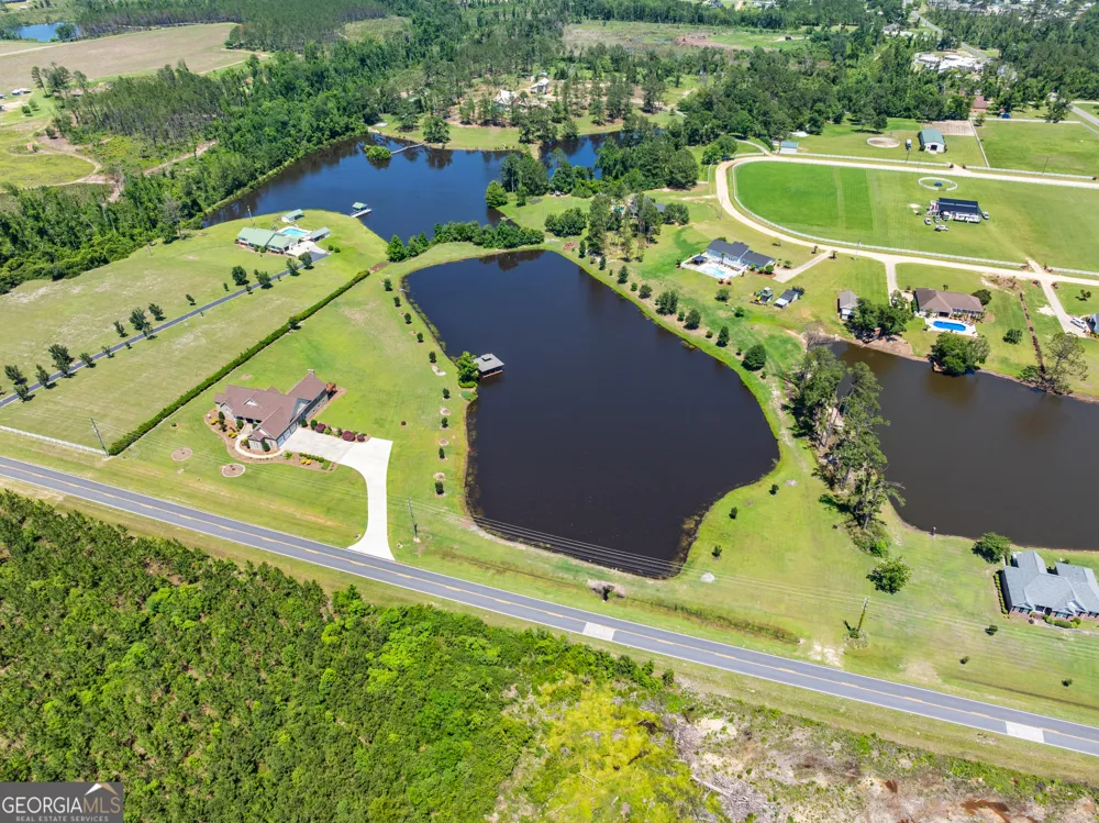 42 Claxton RD Hazlehurst, GA 31539