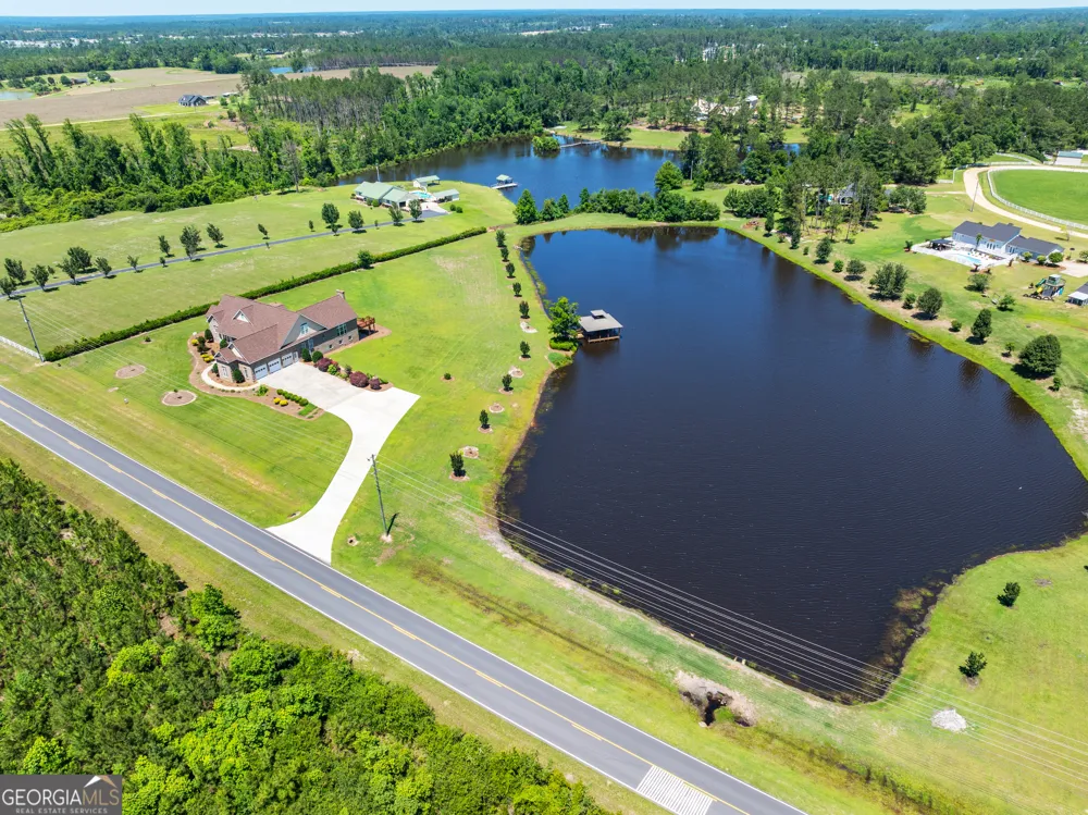 42 Claxton RD Hazlehurst, GA 31539
