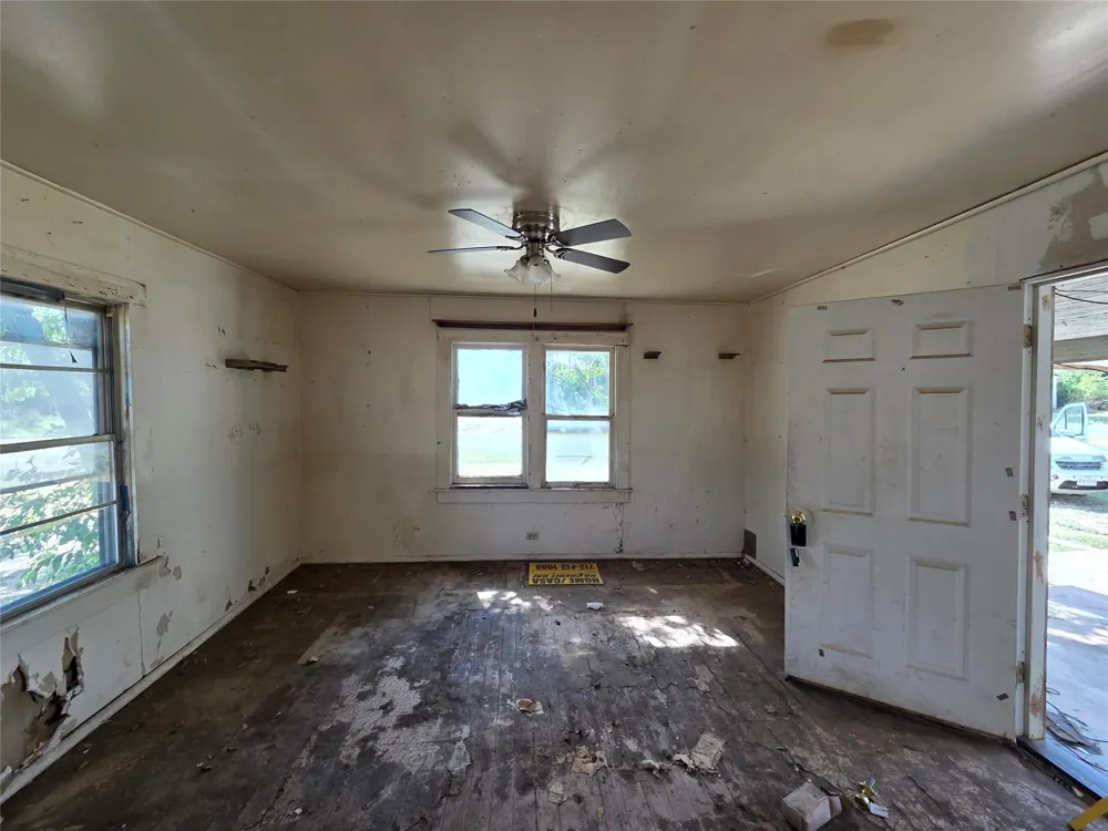 619 Dunbar Street Electra, TX 76360