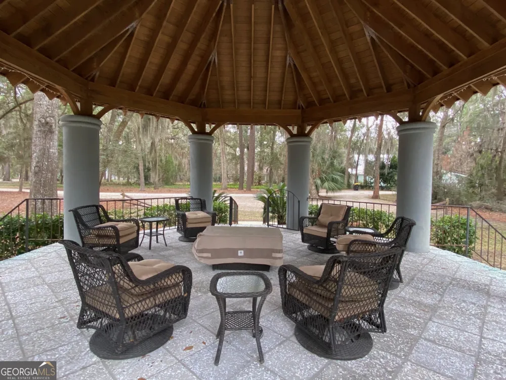1 Old Cane Mill DR Darien, GA 31305