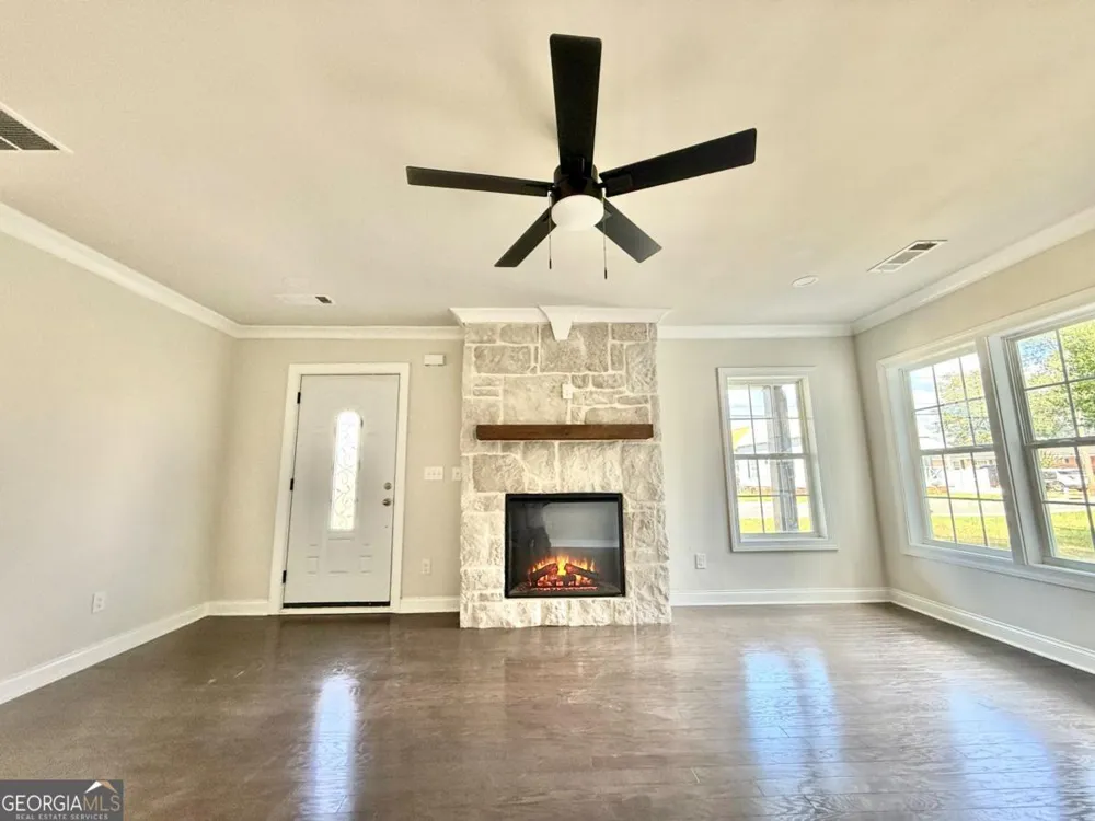 213 Fair ST Baxley, GA 31513
