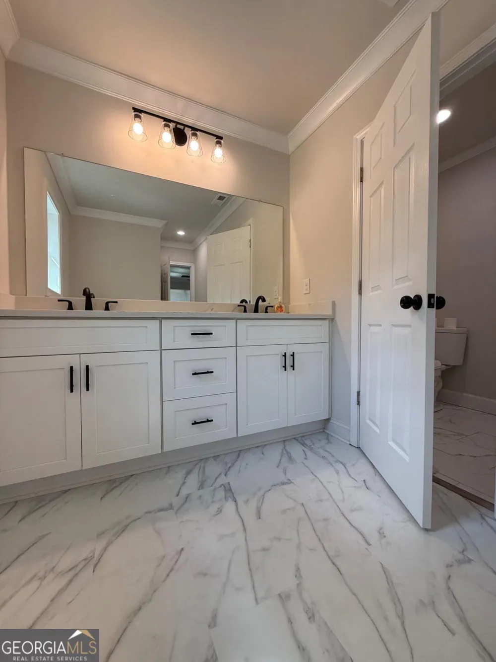 213 Fair ST Baxley, GA 31513