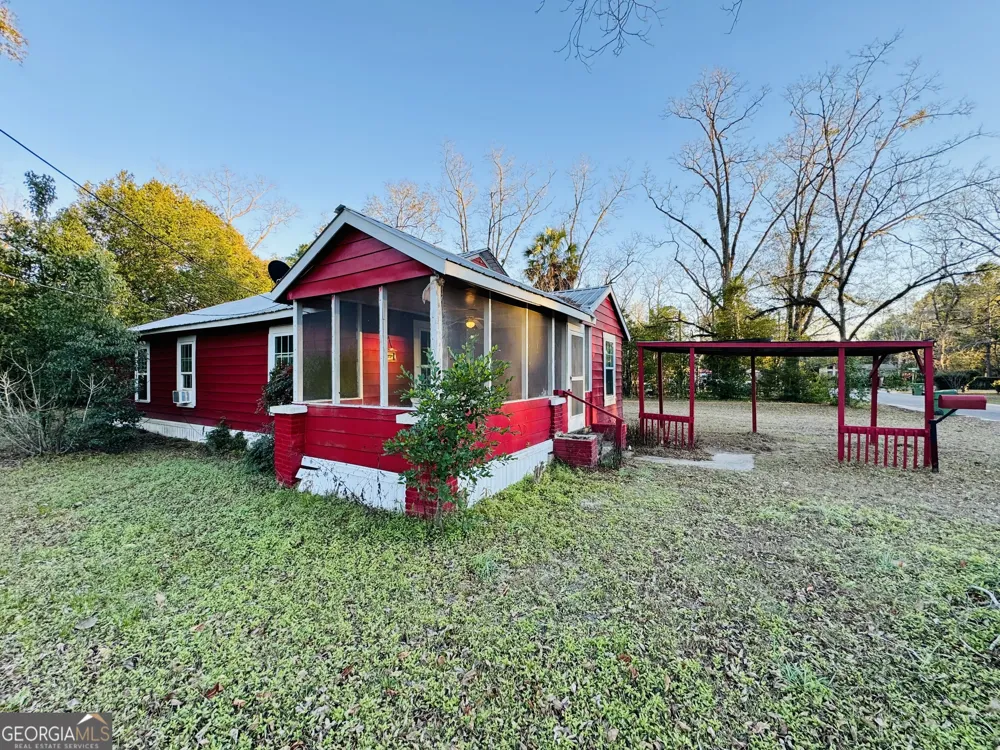507 S Poplar ST Adel, GA 31620