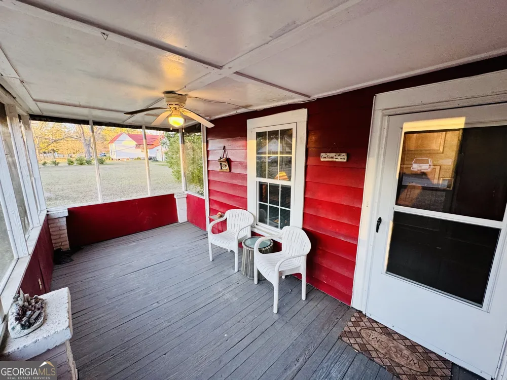 507 S Poplar ST Adel, GA 31620