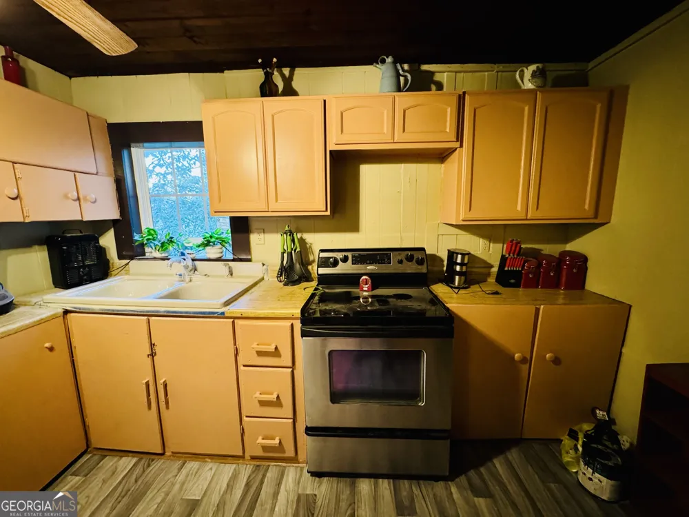 507 S Poplar ST Adel, GA 31620