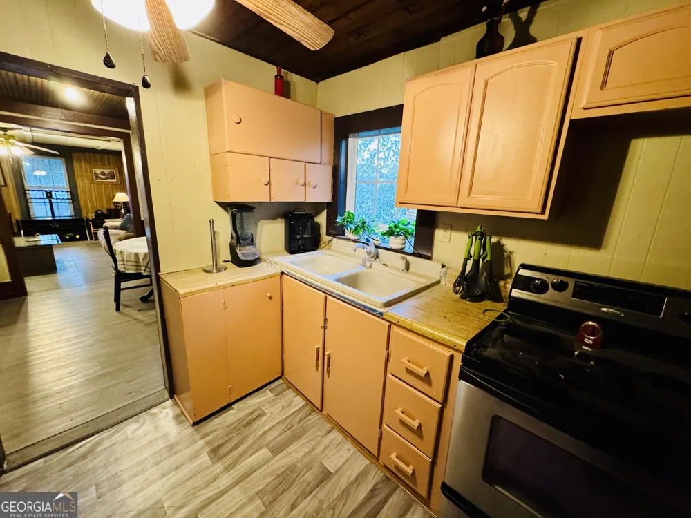 507 S Poplar ST Adel, GA 31620