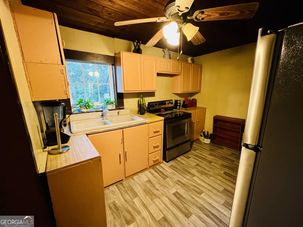 507 S Poplar ST Adel, GA 31620
