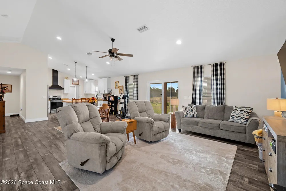 3440 Hammock Road Mims, FL 32754