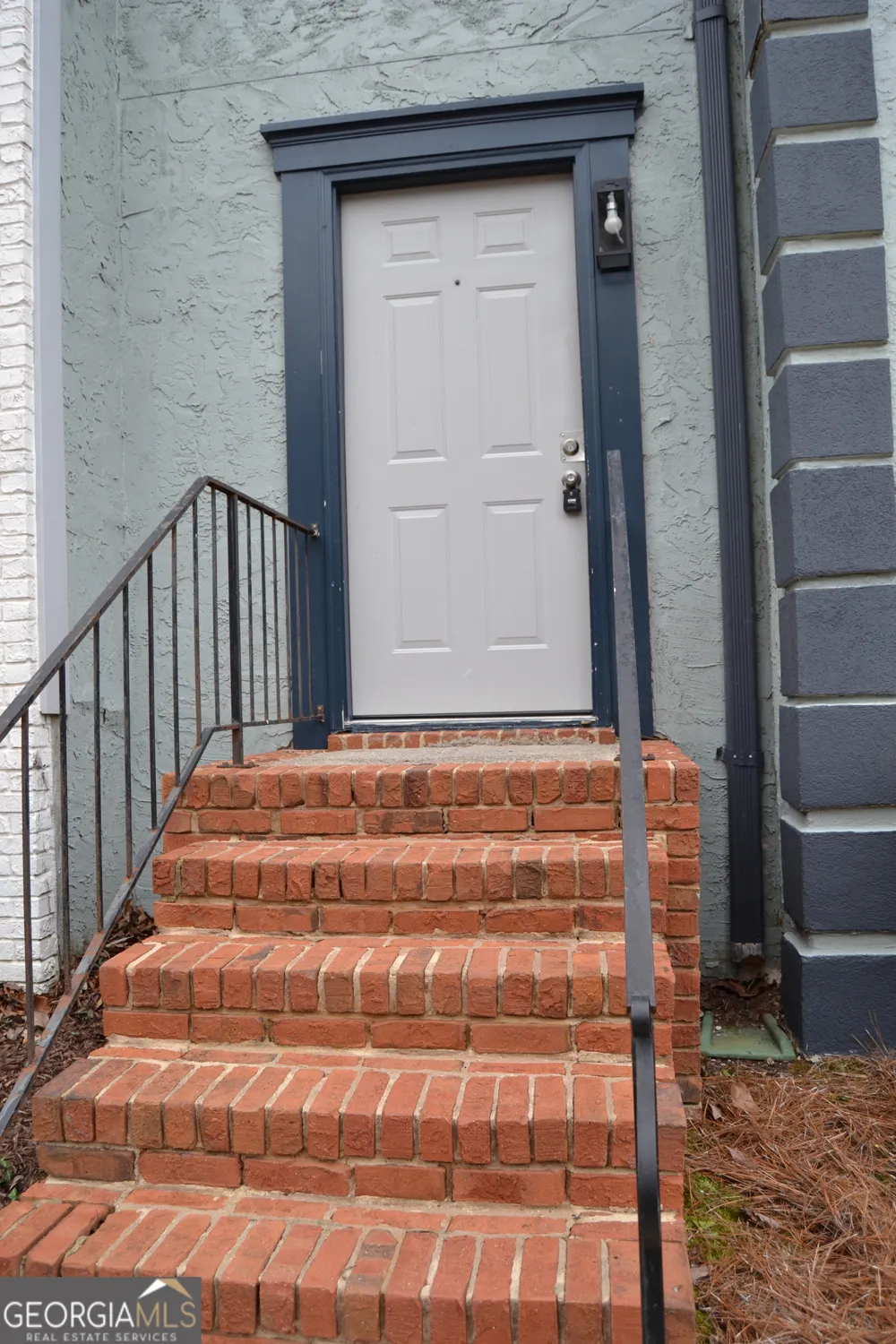 1650 Cedar Bluff Way