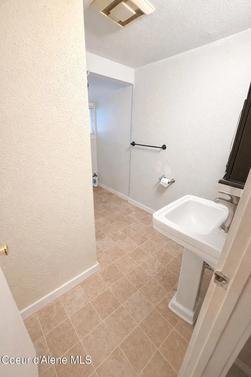 208 S 6th Street Pinehurst, ID 83850