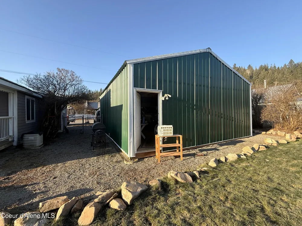 208 S 6th Street Pinehurst, ID 83850