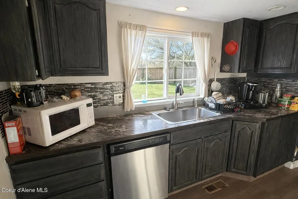 208 S 6th Street Pinehurst, ID 83850
