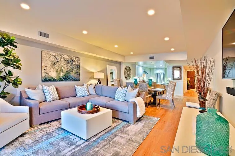 6767 Neptune Pl #202 La Jolla, CA 92037