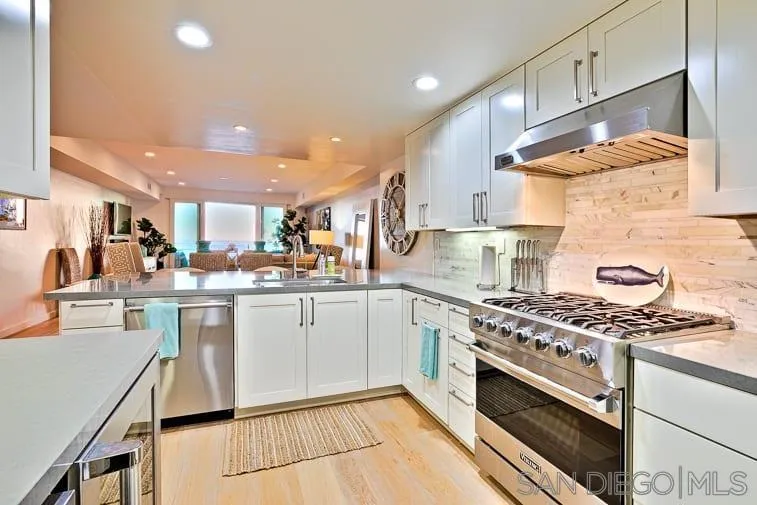 6767 Neptune Pl #202 La Jolla, CA 92037