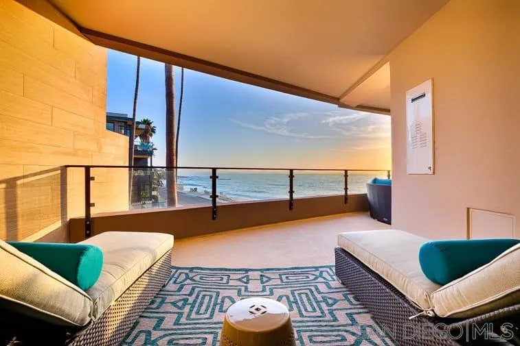 6767 Neptune Pl #202 La Jolla, CA 92037