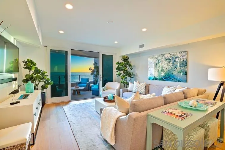 6767 Neptune Pl #202 La Jolla, CA 92037