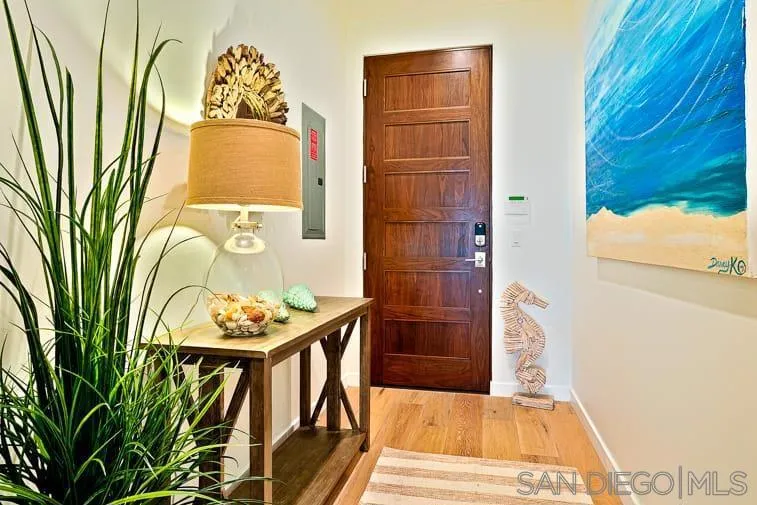 6767 Neptune Pl #202 La Jolla, CA 92037