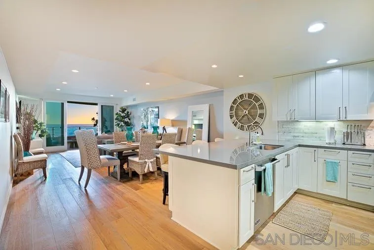6767 Neptune Pl #202 La Jolla, CA 92037