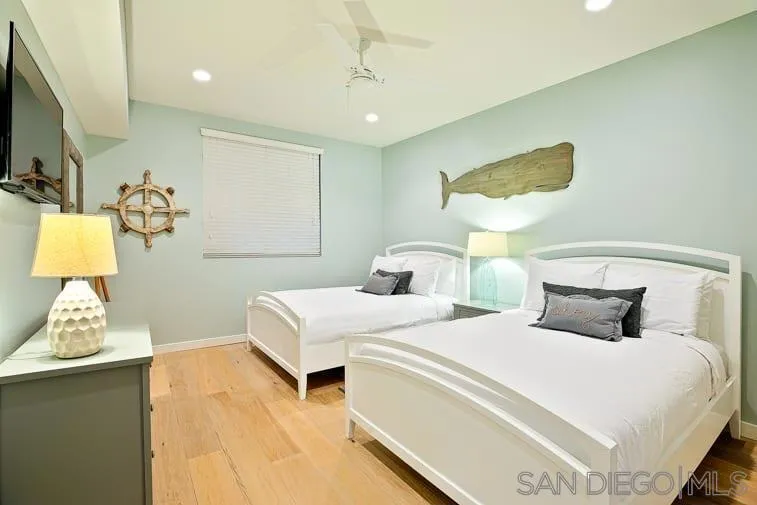 6767 Neptune Pl #202 La Jolla, CA 92037